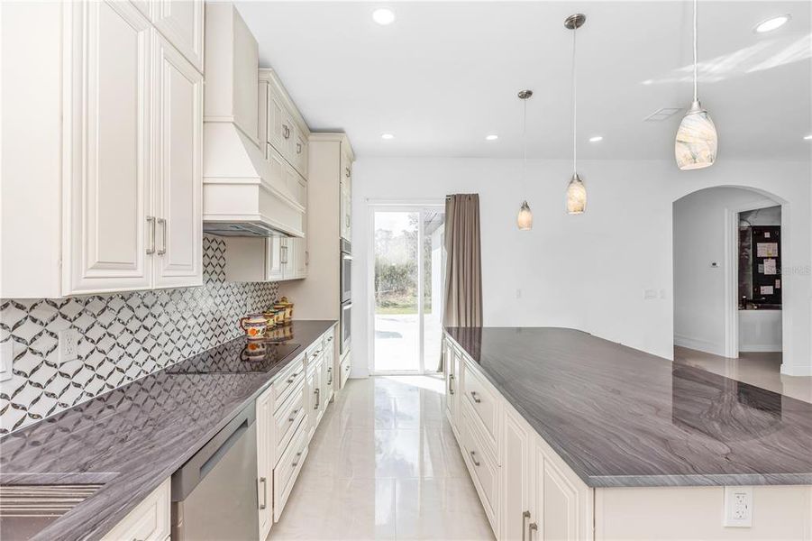 Furnished interior view inside a new home in , Orlando (Image 8).