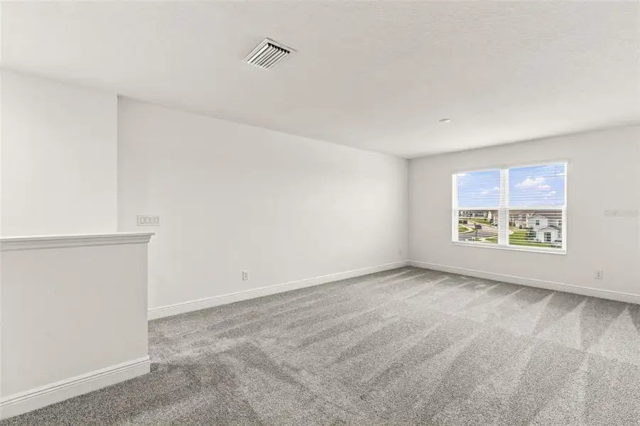 Spacious, unfurnished interior of a new home in , Groveland (Image 33).