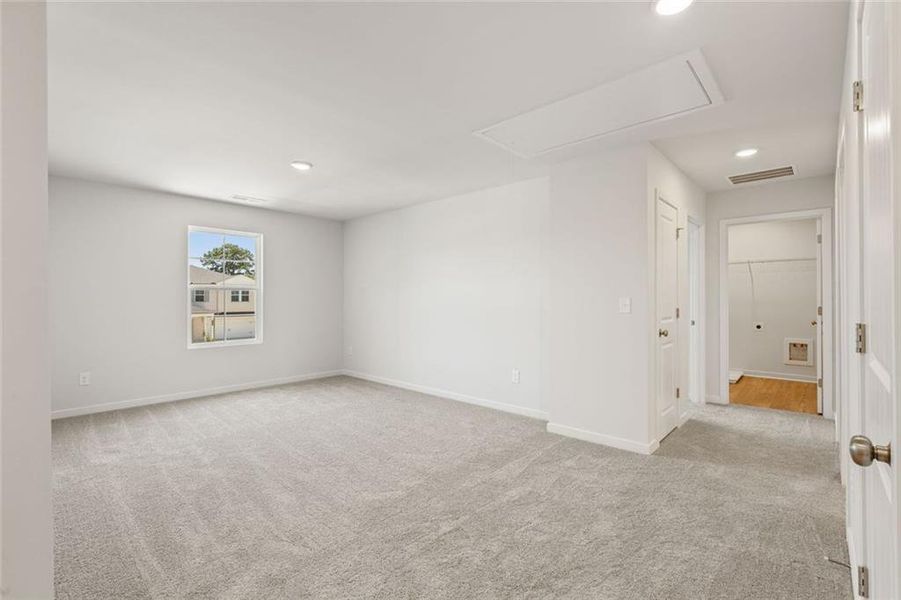 Spacious, unfurnished interior of a new home in Walker Grove, McDonough (Image 13).