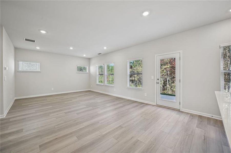 Spacious, unfurnished interior of a new home in Creekside at Oxford Park, Fairburn (Image 26).