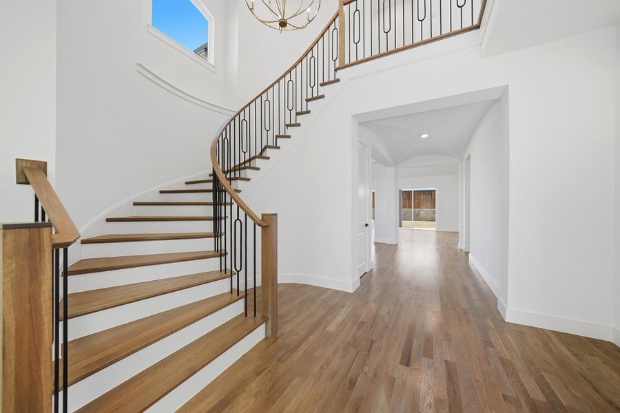 Spacious, unfurnished interior of a new home in Park Place - 80' Lots, Prosper (Image 15).