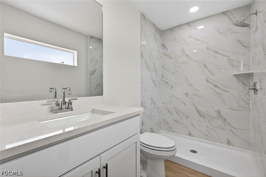 Furnished interior view inside a new home in Cape Coral, Cape Coral (Image 9).