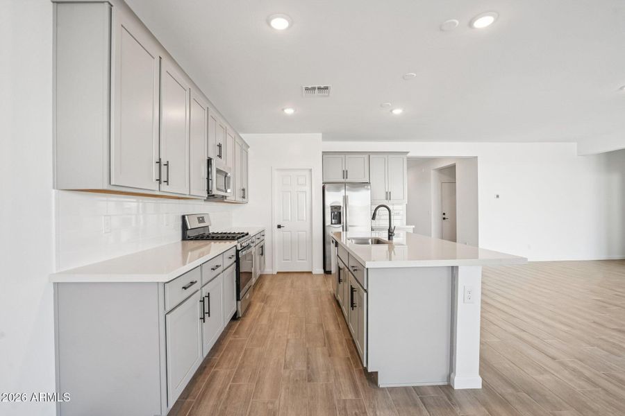 14-web-or-mls-W Cansados Rd-S1501-014