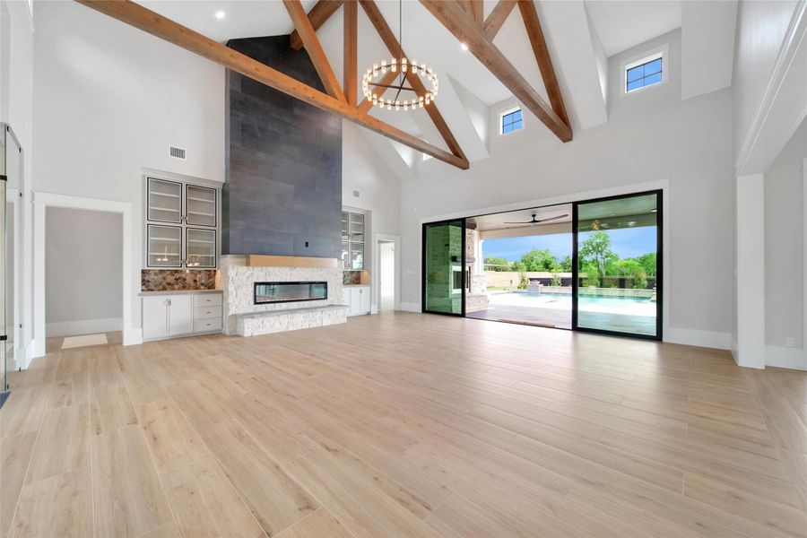 Transition between indoor and outdoor living space with ease thru the large sliding glass doors. Transition between indoor and outdoor living space with ease thru the large sliding glass doors.