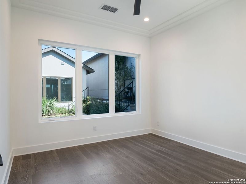 Spacious, unfurnished interior of a new home in Dominion Heights, San Antonio (Image 33). Spacious, unfurnished interior of a new home in Dominion Heights, San Antonio (Image 33).