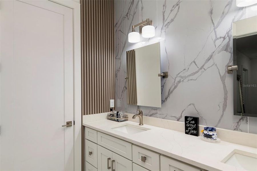 Master Bathroom (door closed) Master Bathroom (door closed)