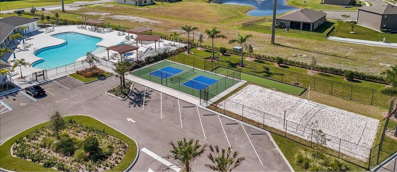 Pickelball/Volley Courts