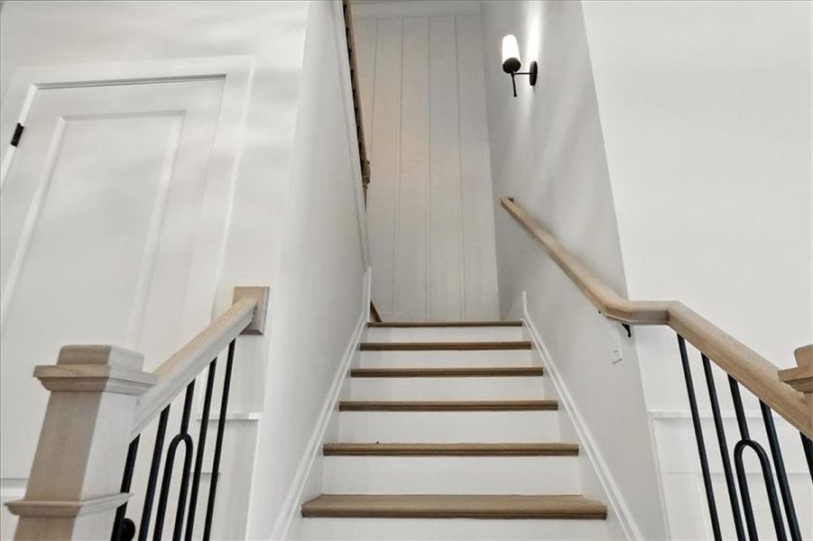 Image 47 of a home in .