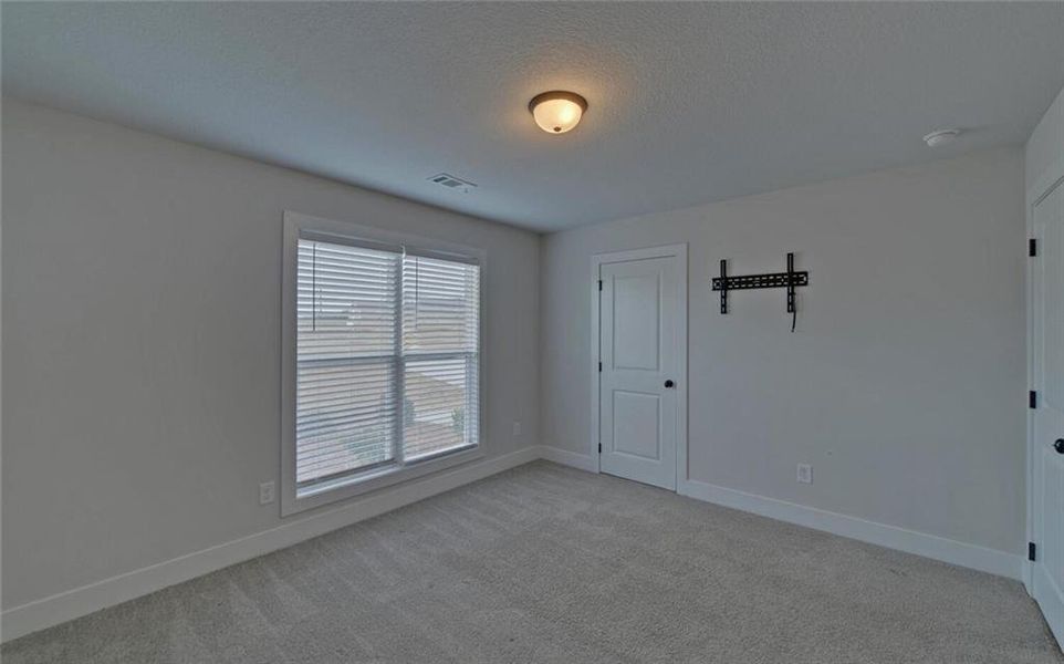 Spacious, unfurnished interior of a new home in , Hartwell (Image 22).