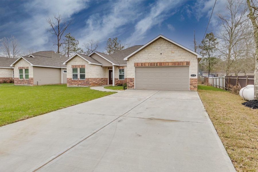 Brand-new modern home with an open floor plan, abundant natural light, and stylish finishes—perfect for comfortable living! Brand-new modern home with an open floor plan, abundant natural light, and stylish finishes—perfect for comfortable living!