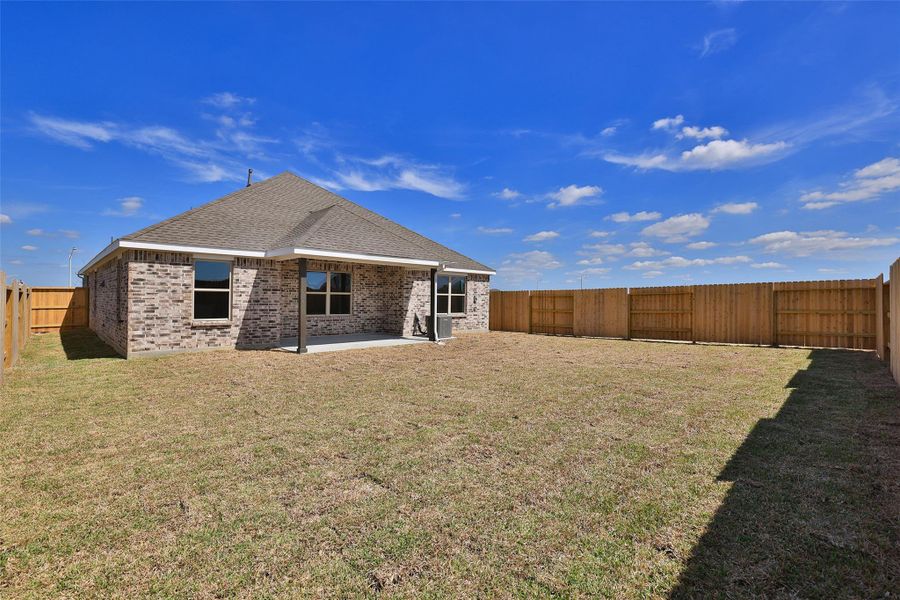 Exterior details and patio area of a home in River Ranch, Dayton (Image 25).