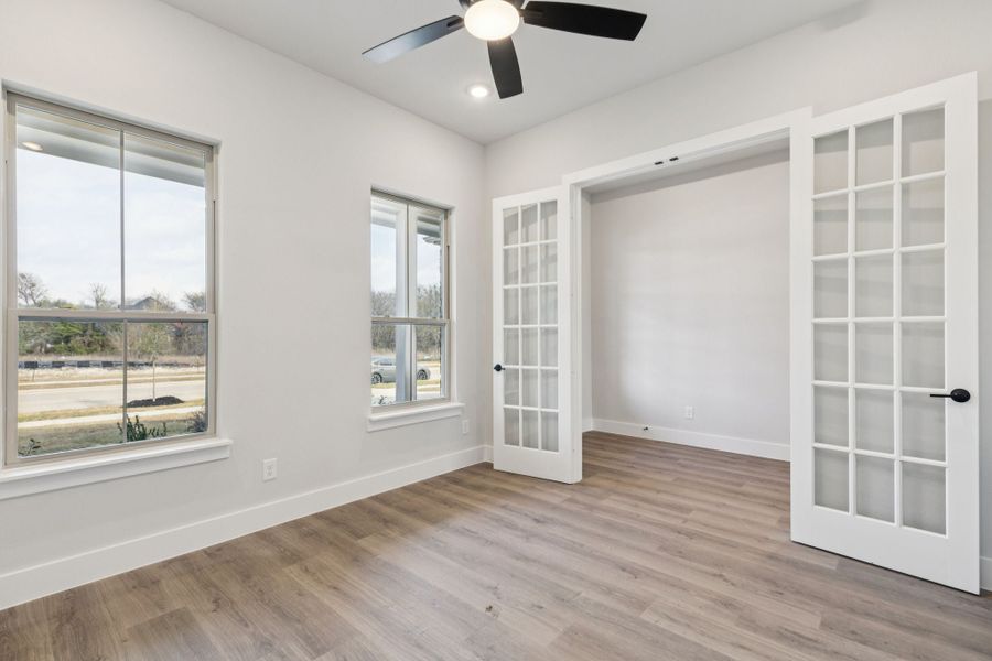 Spacious, unfurnished interior of a new home in Dove Hollow, Waxahachie (Image 31). Spacious, unfurnished interior of a new home in Dove Hollow, Waxahachie (Image 31).