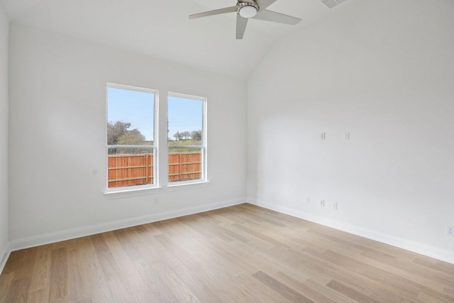 Spacious, unfurnished interior of a new home in Persimmon, Buda (Image 24).