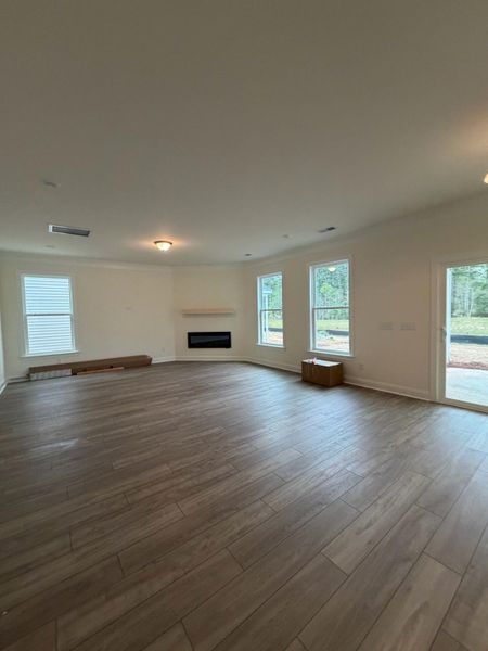 Spacious, unfurnished interior of a new home in Parker's Preserve, Ridgeville (Image 33).