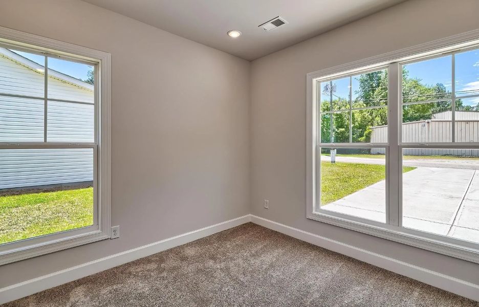Spacious, unfurnished interior of a new home in Satchel Ford, Columbia (Image 26).