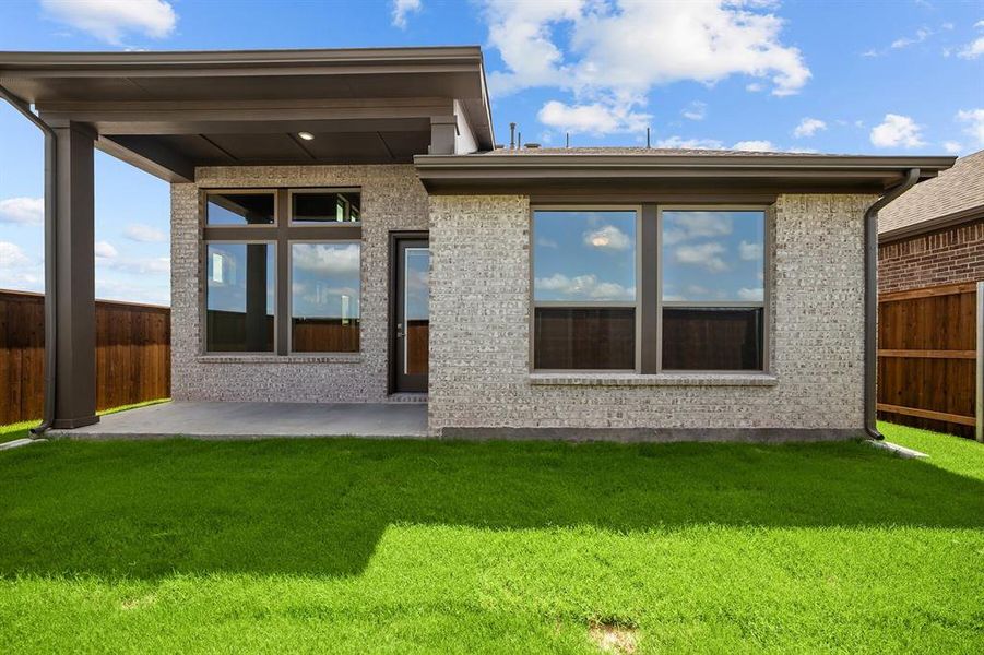 Front exterior of a new home in Creekshaw – Gardens, Royse City, TX, highlighting curb appeal (Image 1). Front exterior of a new home in Creekshaw – Gardens, Royse City, TX, highlighting curb appeal (Image 1).