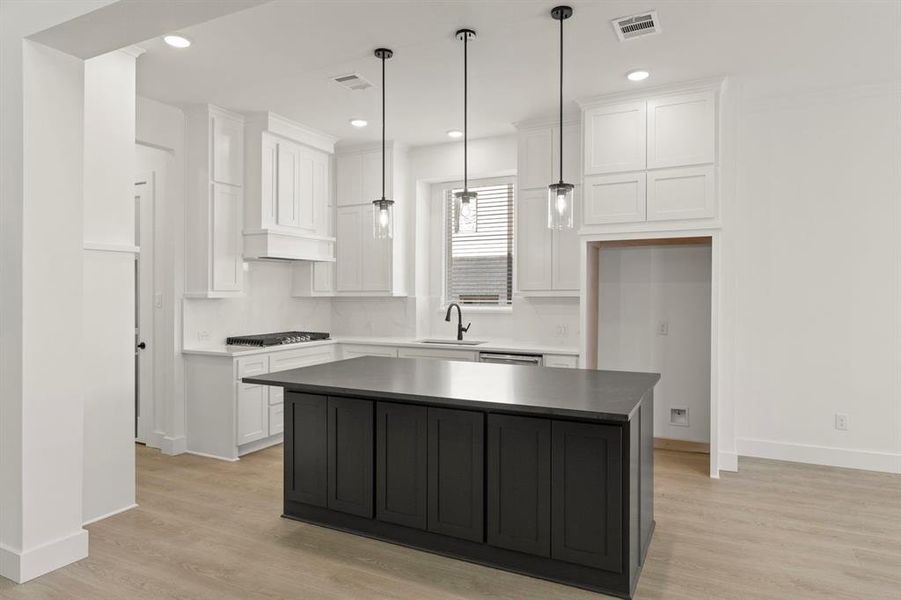 10. 15204 Chipping - Kitchen (2)