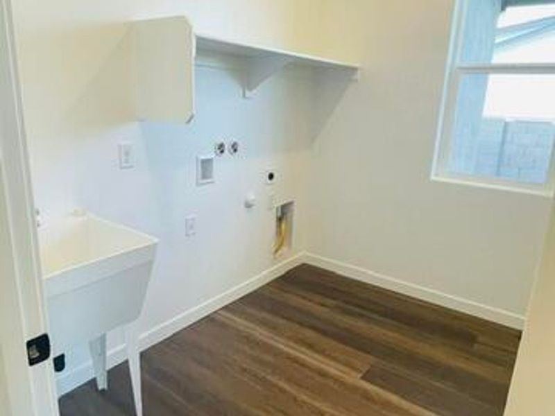 Spacious, unfurnished interior of a new home in Hidden Hills, Prescott (Image 13).