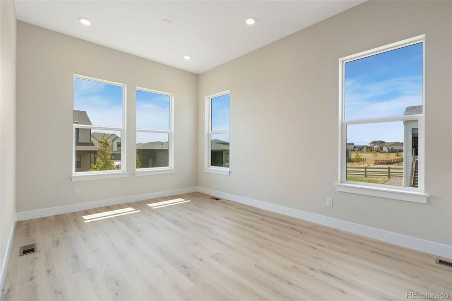 Spacious, unfurnished interior of a new home in Kitchel Lake at Serratoga Falls, Timnath (Image 23).