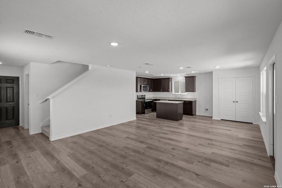 Spacious, unfurnished interior of a new home in Horizon Ridge, San Antonio (Image 16).