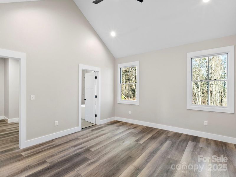 Spacious, unfurnished interior of a new home in , Mills River (Image 13).