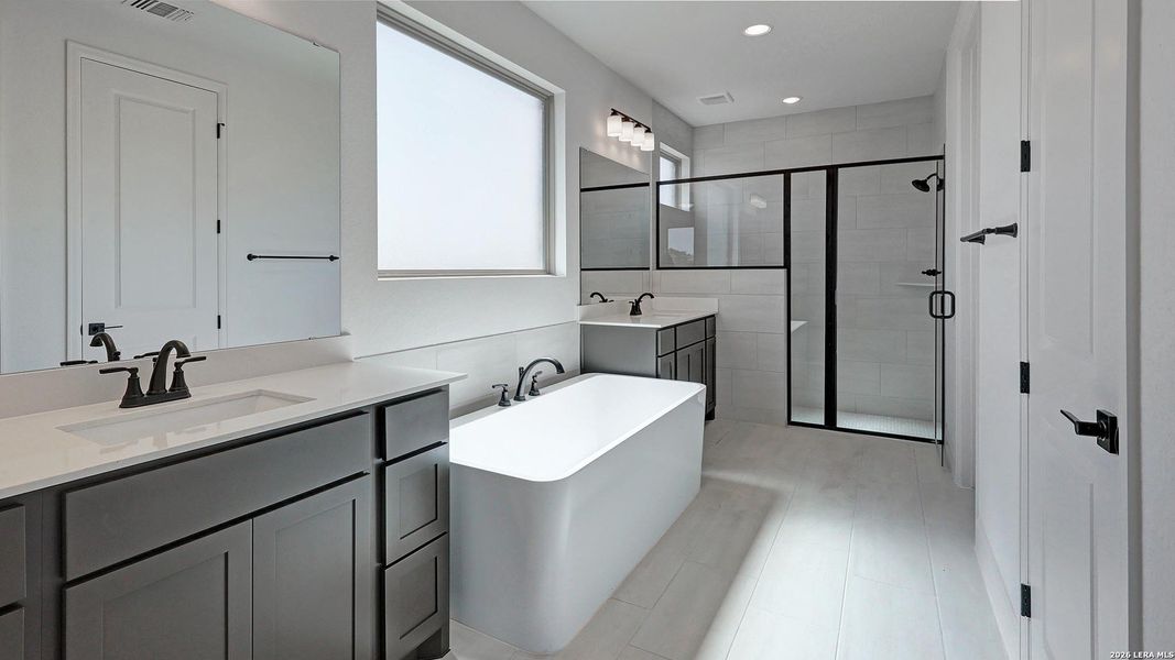 Furnished interior view inside a new home in Haby Hill, San Antonio (Image 11).