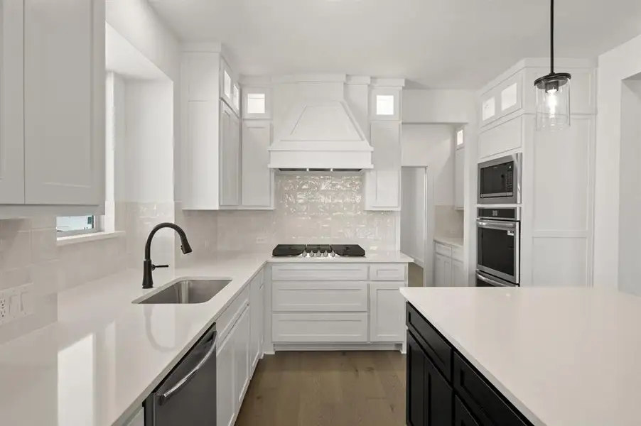 Furnished interior view inside a new home in Shady Valley Estates, Midlothian (Image 10).
