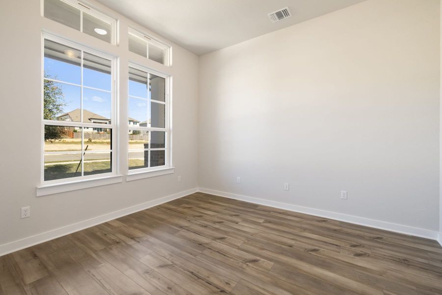 Spacious, unfurnished interior of a new home in Lariat, Liberty Hill (Image 21).