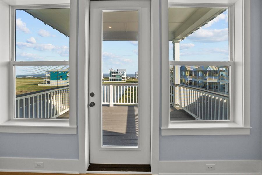 Exterior details and patio area of a home in , Galveston (Image 33).