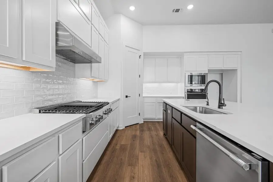 Image 23 of a home in Broken Oak. Image 23 of a home in Broken Oak.