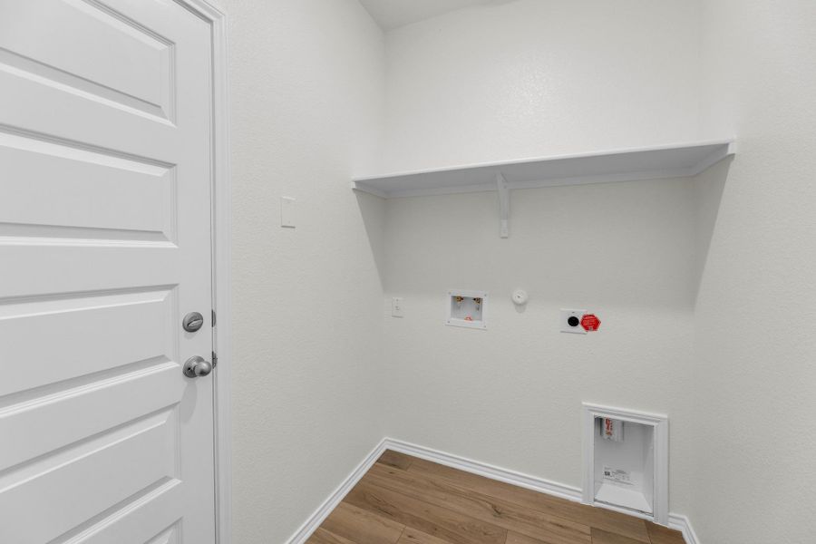 Spacious, unfurnished interior of a new home in Sonterra - Cool Water, Jarrell (Image 22).