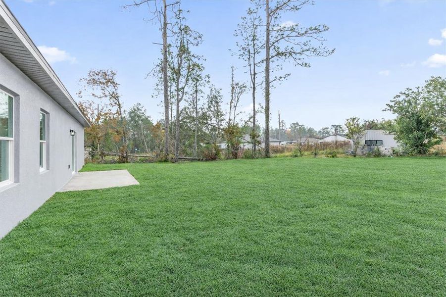 Exterior details and patio area of a home in , Ocala (Image 4).