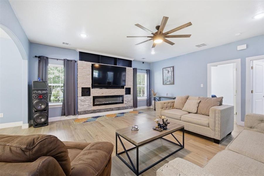 Furnished interior view inside a new home in , Mabank (Image 13).