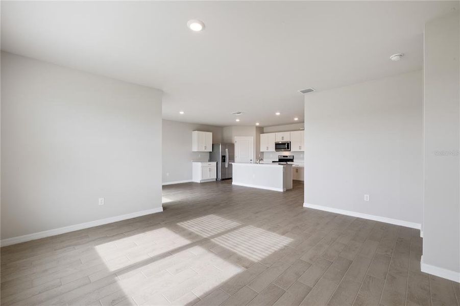 Spacious, unfurnished interior of a new home in Seagrass, Punta Gorda (Image 16).