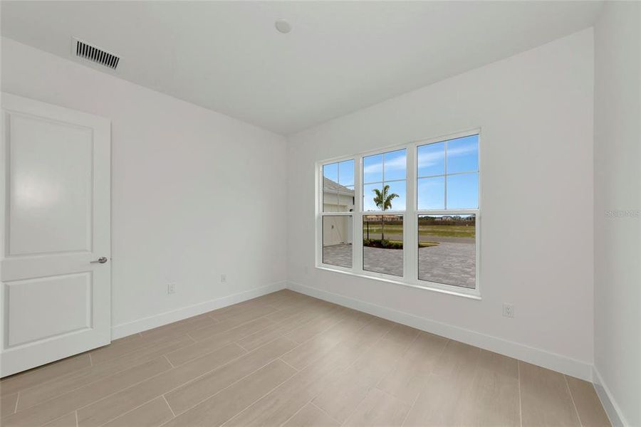 Spacious, unfurnished interior of a new home in , Sarasota (Image 48).
