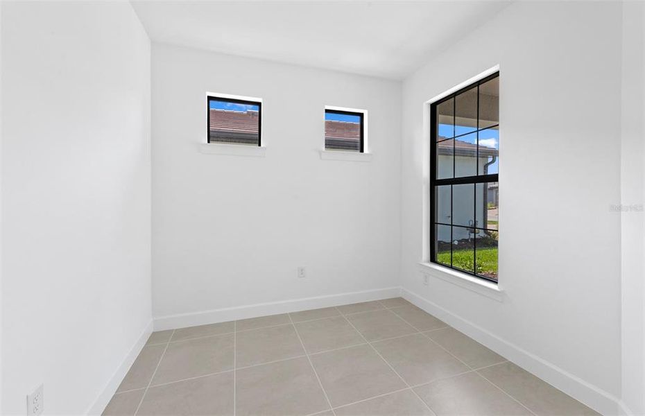 Spacious, unfurnished interior of a new home in Talon Preserve on Palmer Ranch, Nokomis (Image 27). Spacious, unfurnished interior of a new home in Talon Preserve on Palmer Ranch, Nokomis (Image 27).