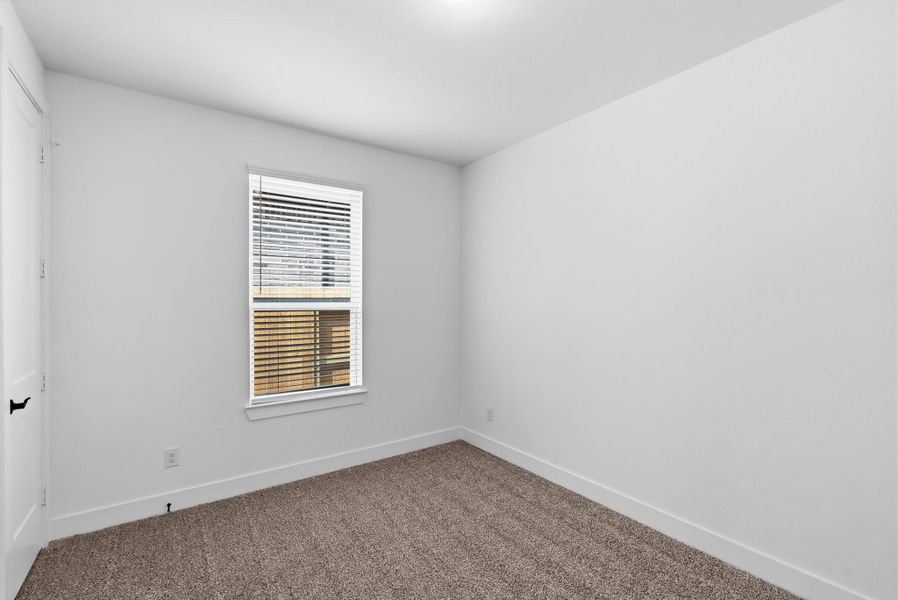 Spacious, unfurnished interior of a new home in Wood Leaf Reserve, Tomball (Image 18).