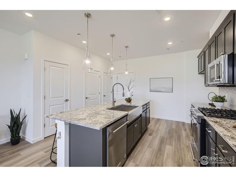 Furnished interior view inside a new home in Mountain Brook, Longmont (Image 15).