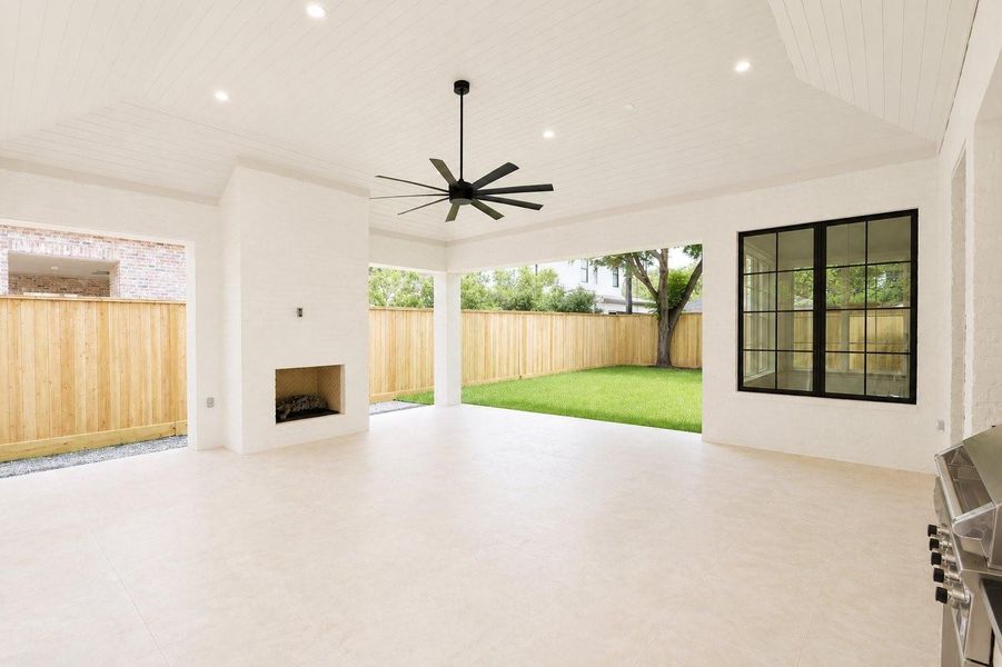 Spacious, unfurnished interior of a new home in , Houston (Image 32).