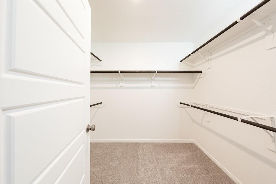 Spacious, unfurnished interior of a new home in Bammel Oaks, Houston (Image 22).