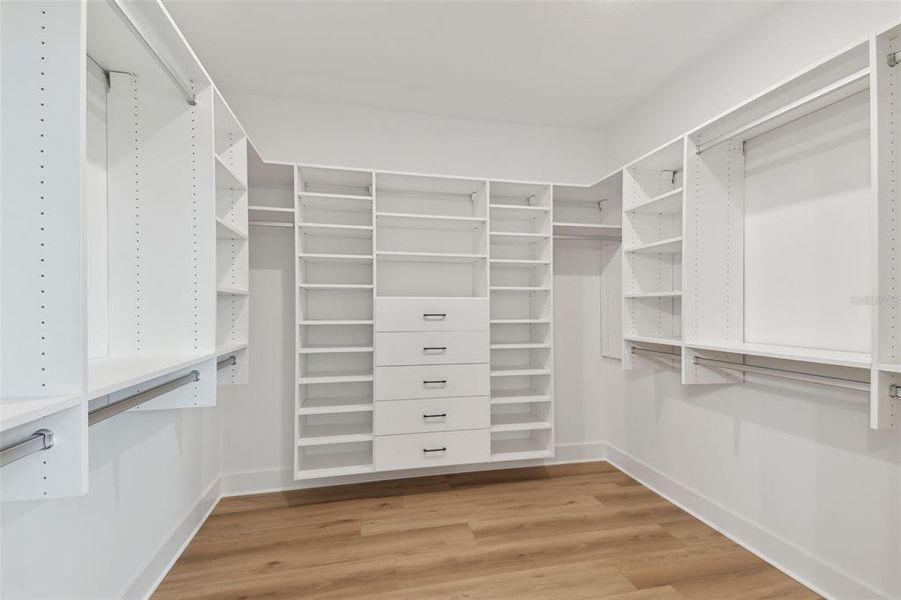 Spacious, unfurnished interior of a new home in , Tampa (Image 44).