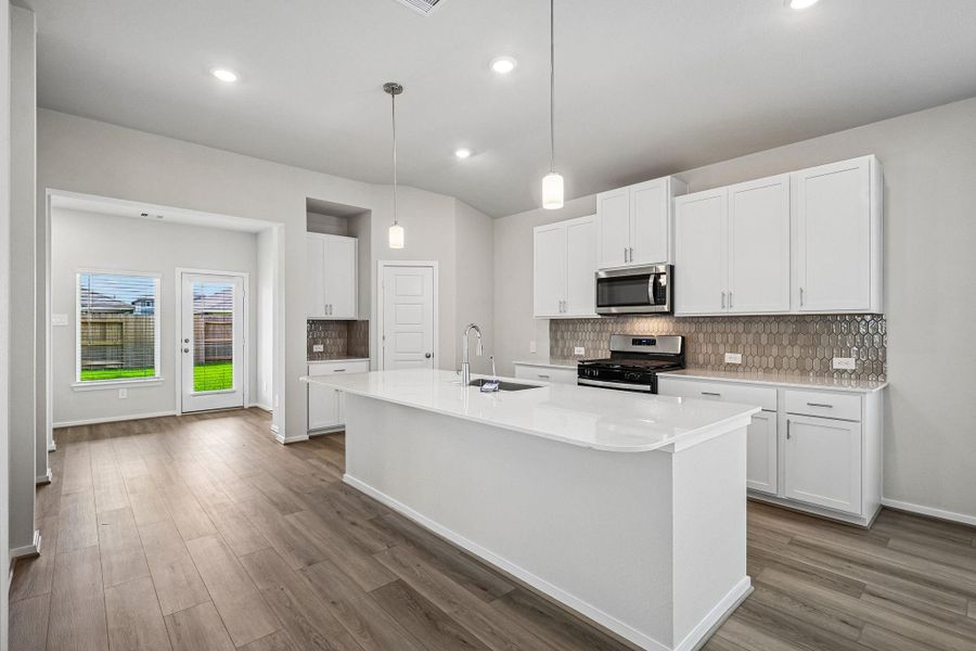 Photos are not of the actual home, but are photos of the builder home with same floorplan with similar interior finishes. Photos are not of the actual home, but are photos of the builder home with same floorplan with similar interior finishes.