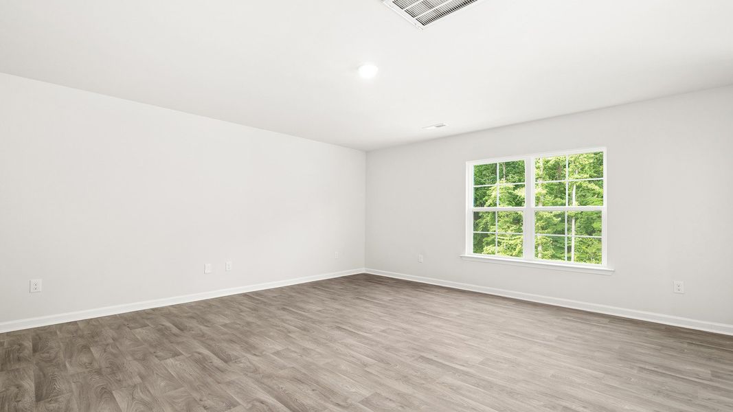 Spacious, unfurnished interior of a new home in Preston Oaks, King (Image 10).