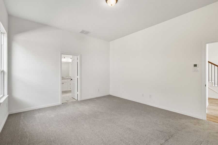 Spacious, unfurnished interior of a new home in Walden Pond, Forney (Image 26).