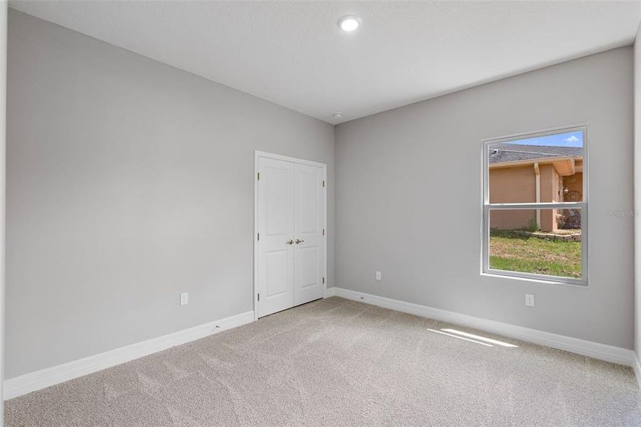 Spacious, unfurnished interior of a new home in , Ocala (Image 22).