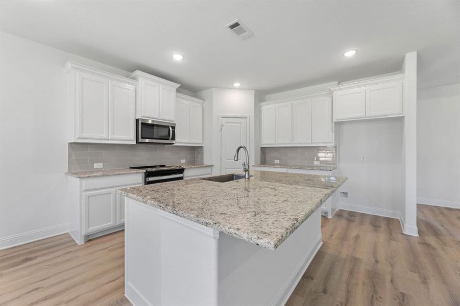 6-SQFT-0056 6-SQFT-0056