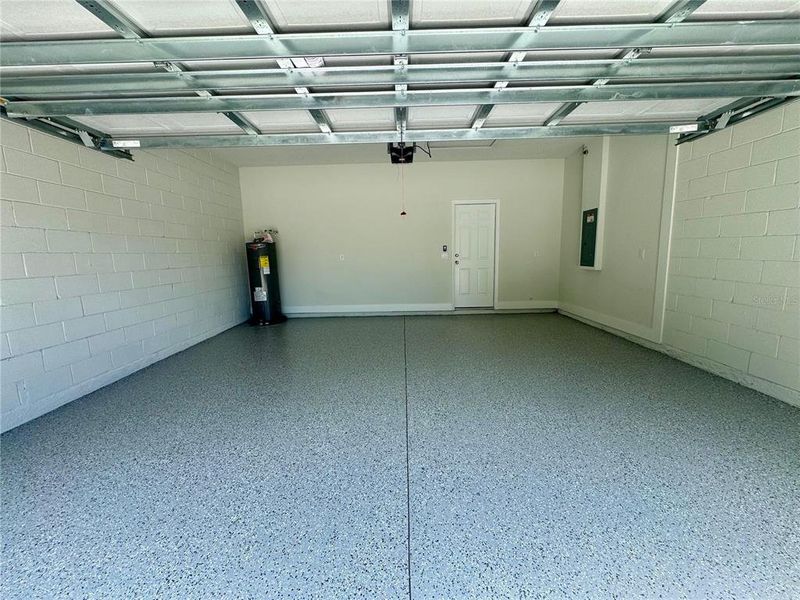 Spacious, unfurnished interior of a new home in , Citrus Springs (Image 14).