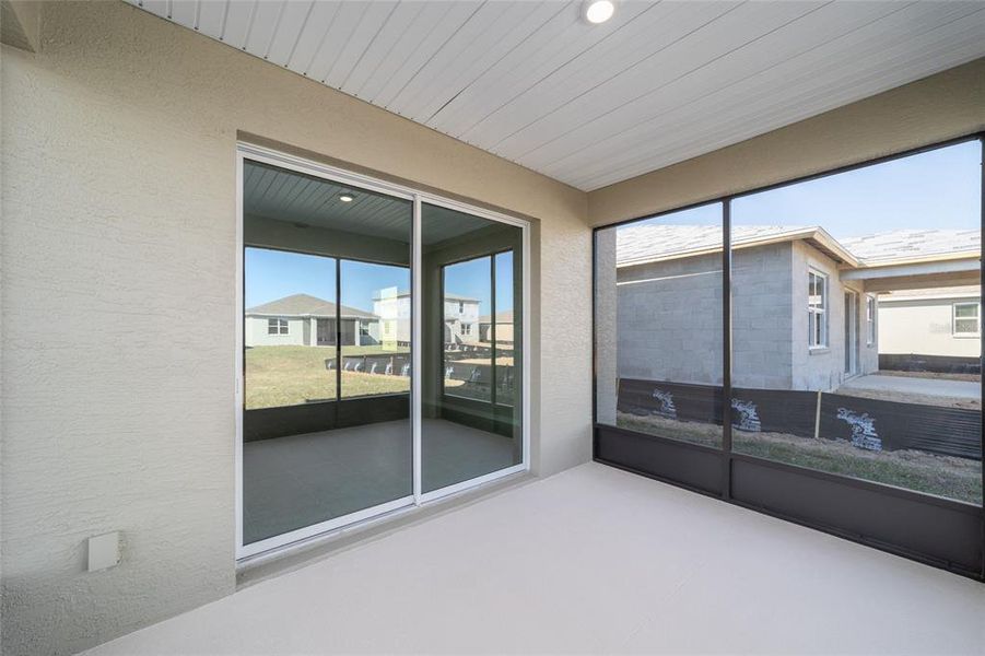 Exterior details and patio area of a home in Calesa Township, Ocala (Image 4).