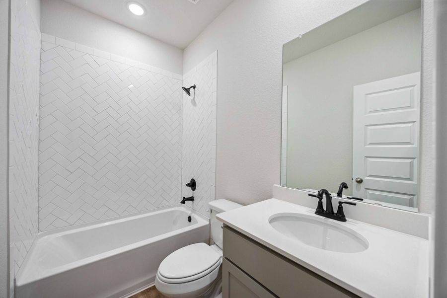 6719 Pelican Lane - Arlington - Powder Room