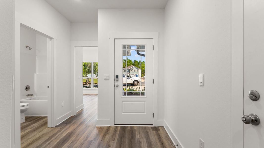 Spacious, unfurnished interior of a new home in Bayside at Ward Creek, Panama City Beach (Image 16).
